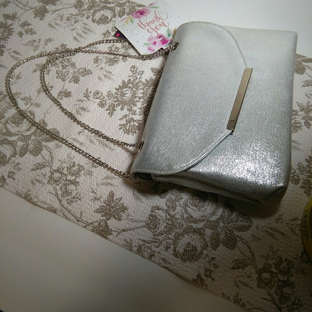 Silver clutch 👜🛍👜 - Picture 2 of 8